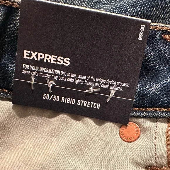 Express Wide Leg High Rise Jeans
Women's 10L Tall Mom Wide Loose Distressed NWT - Picture 4 of 15